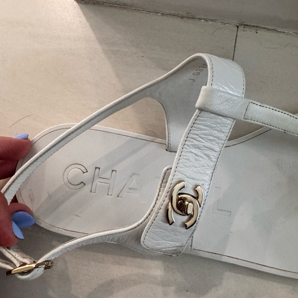 CHANEL White Minimalist Sandals - Picture 3 of 5